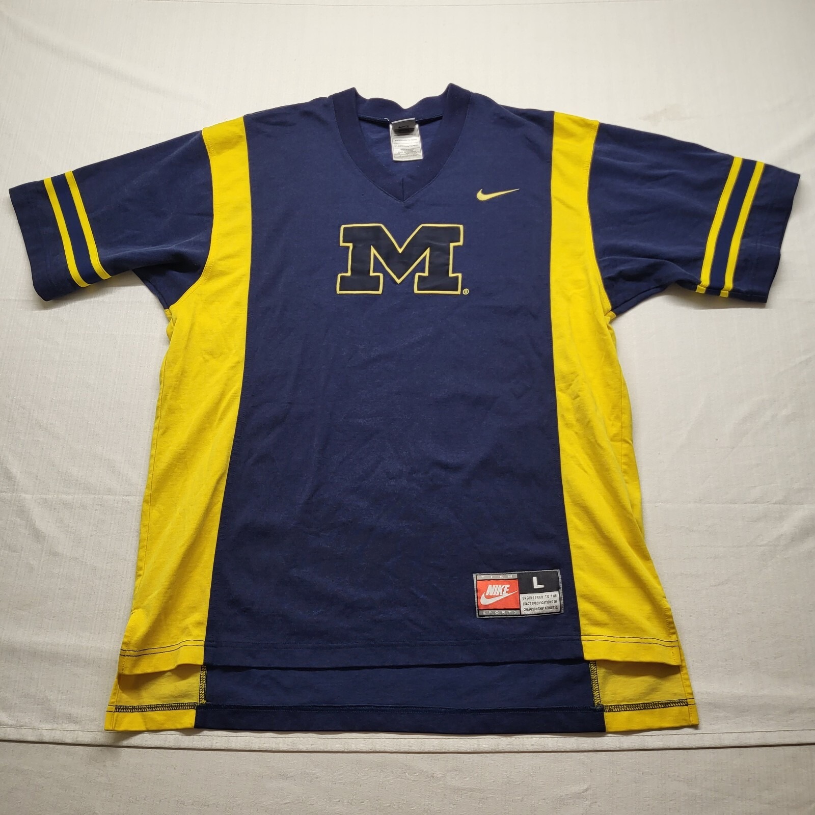 Vintage Michigan Nike Team Shooting Jersey Shirt Mens Large Short Sleeve Heavy